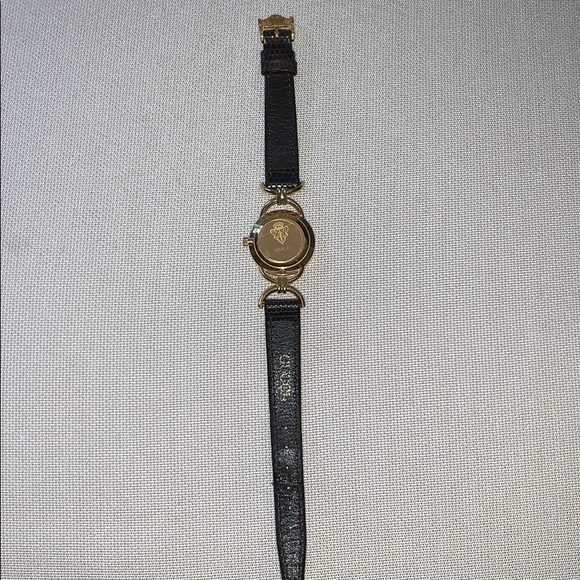 Authentic Gucci Ladies Gold Quartz Wristwatch - Picture 4 of 7